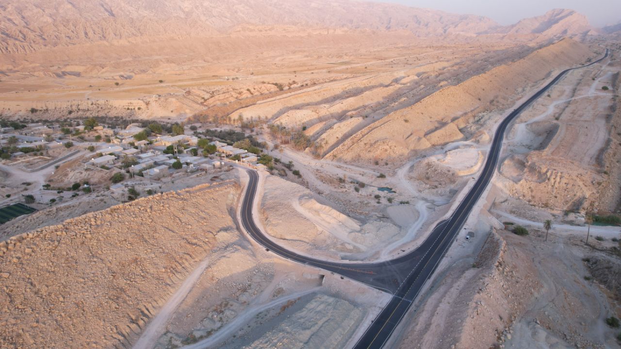 زیرسازی و آسفالت ۹۳ کیلومتر راه روستایی در استان بوشهر