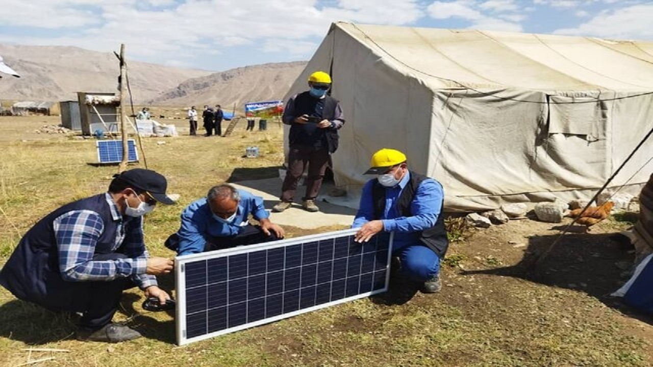 ­ سامانه‌های قابل حمل خورشیدی بین ۱۸۷ خانوار عشایر استان تهران طی مدت ۱۰ روز توزیع می‌شود.