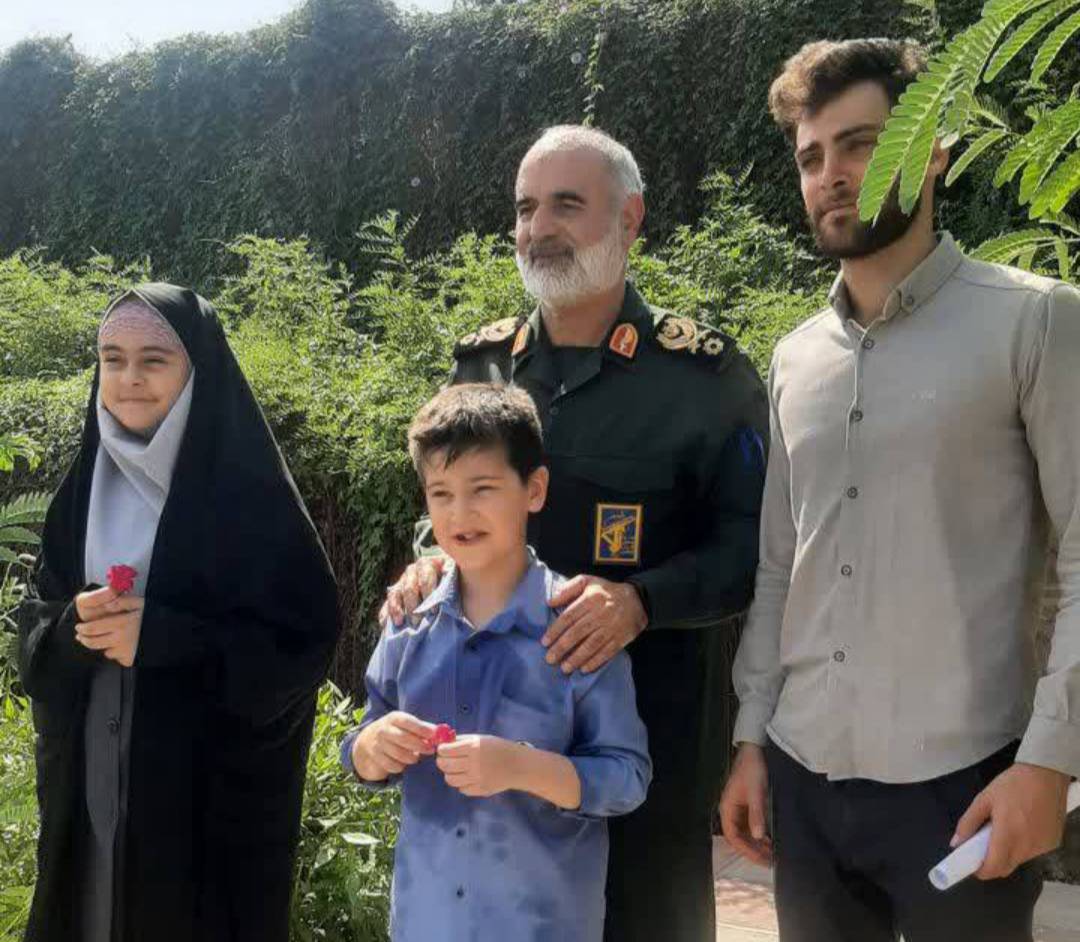 بزرگداشت خانواده شهید نادر حمید با حضور فرمانده قرارگاه کربلا