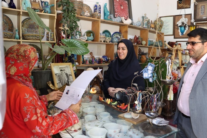 صدور ۲ مجوز فروشگاه صنایع‌دستی در شهرستان مهدی‌شهر