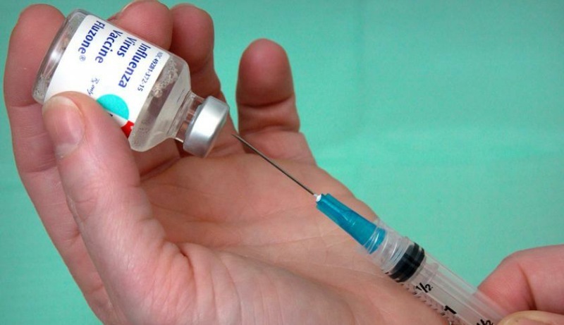 وجود واکسن ۴ ظرفیتی ایرانی و خارجی در داروخانه‌های خوزستان