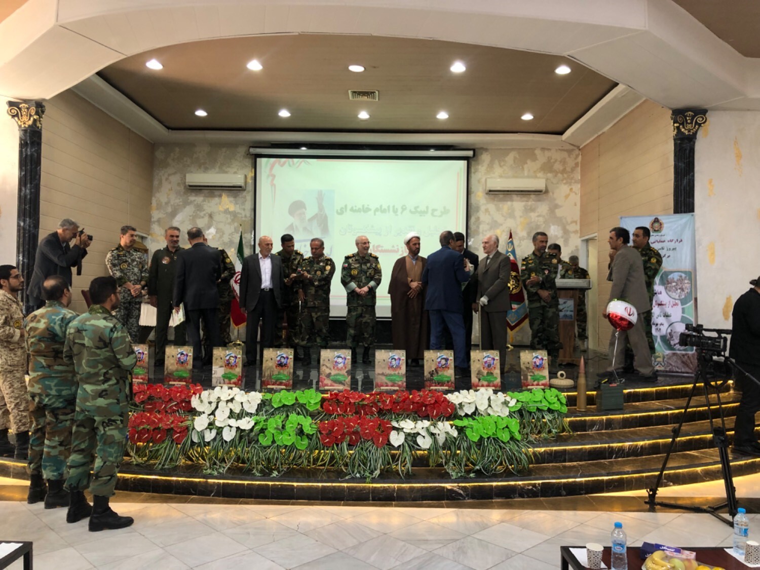 تجلیل از فرماندهان لشکر۷۷ در عملیات شکست حصر آبادان در مشهد
