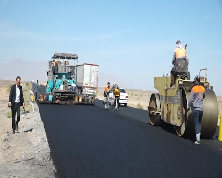 اصلاح و بهسازی ۱۱ کیلومتر از محور مهریز انار