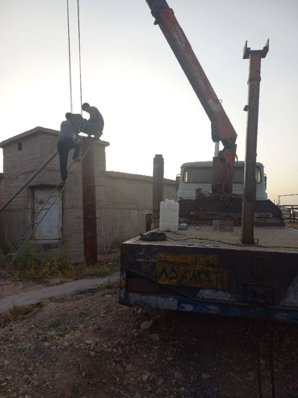 تعویض و نصب شناور ایستگاه مجتمع گاکیه در بخش مرکزی شهرستان کرمانشاه بدون قطعی آب