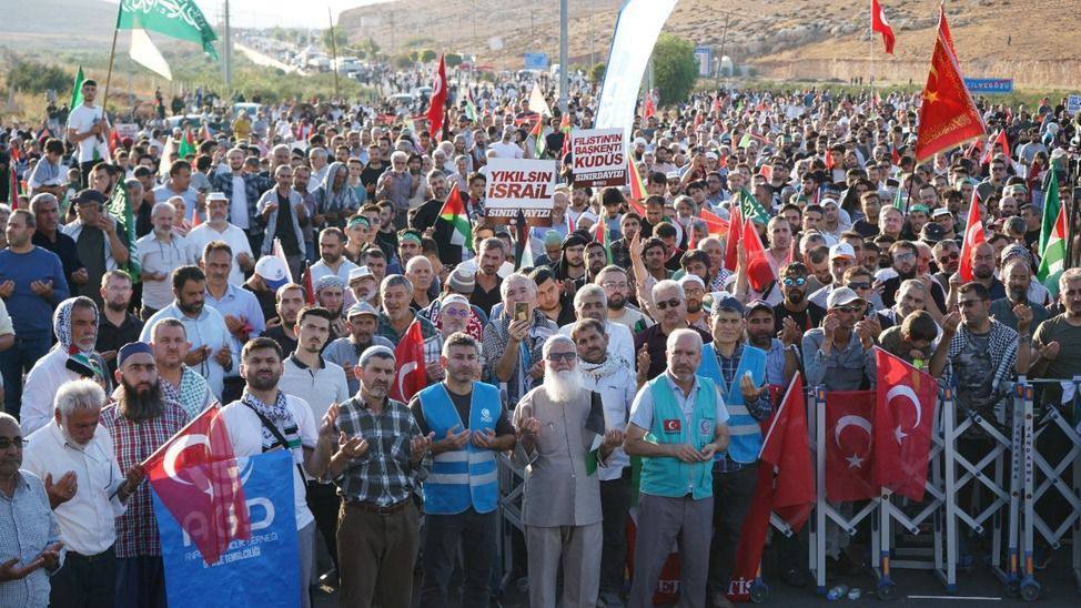 اجتماع حمایت از فلسطین در مرز ترکیه با سوریه