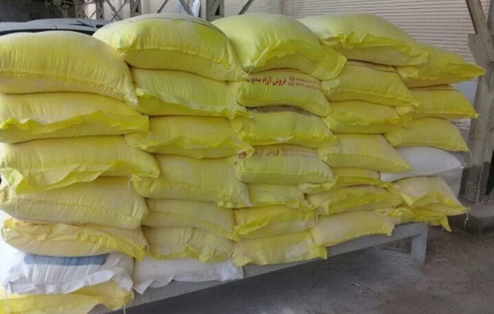 رییس اداره نظارت و بازرسی جهاد کشاورزی مشهد کشف بیش از ۴ هزار کیلو آرد یارانه‌ای در یک پاساژ