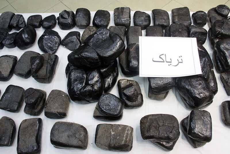 کشف ۱۰ کیلوگرم تریاک در عملیات پلیس مبارزه با مواد مخدر استان همدان 