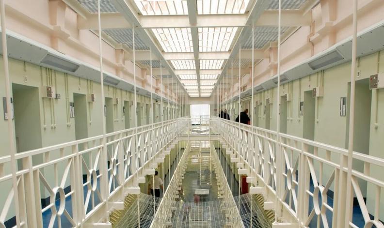 نقض حقوق بشر در زندان‌های زنان در انگلیس
