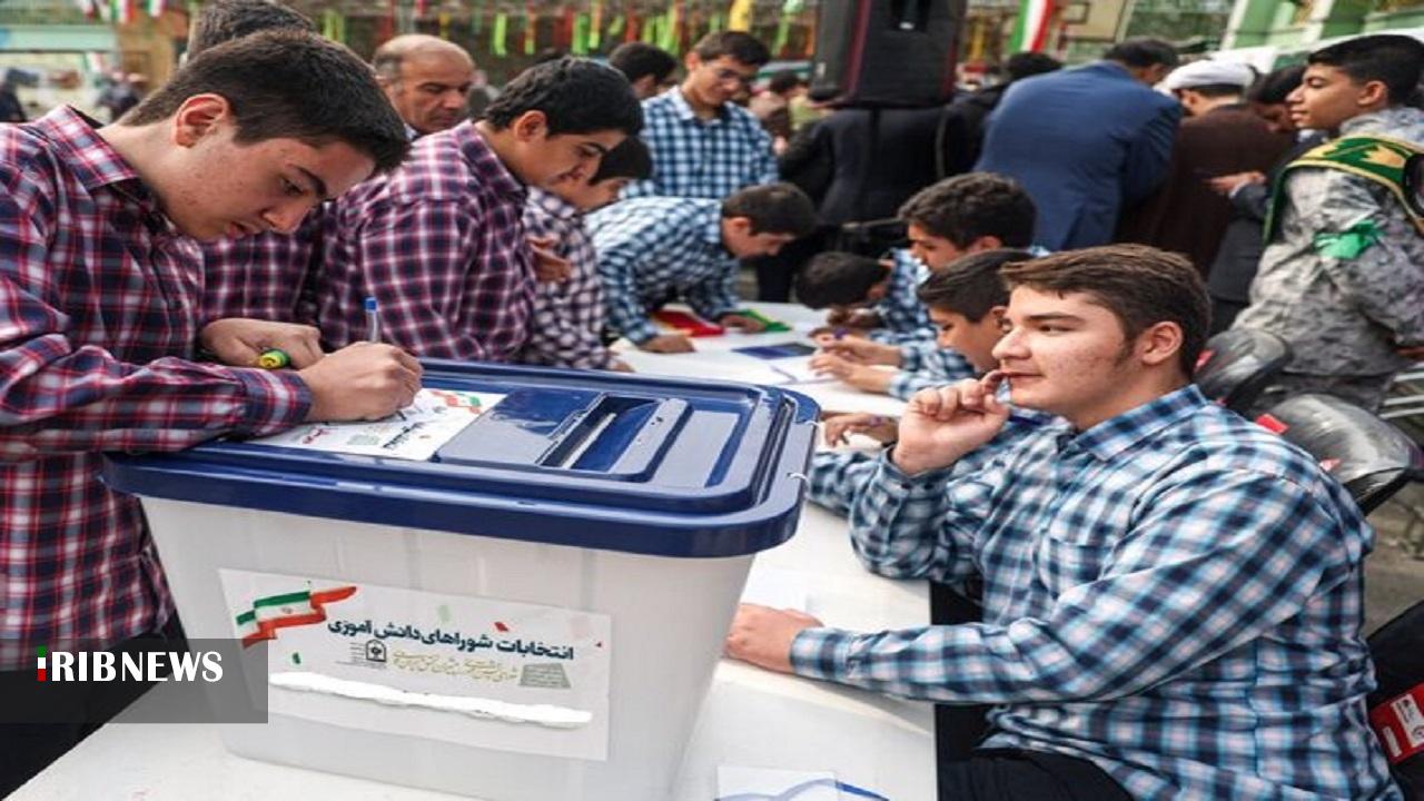 بیش از ۲ هزار دانش آموز در مهاباد به شورای دانش آموزی راه یافتند