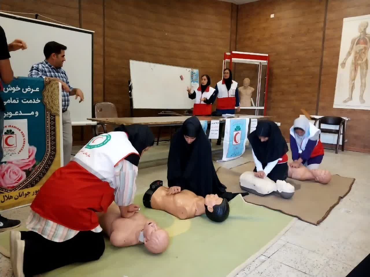 بهرمندی ۷۰ هزار شهروند فارسی از آموزش‌های هلال احمر