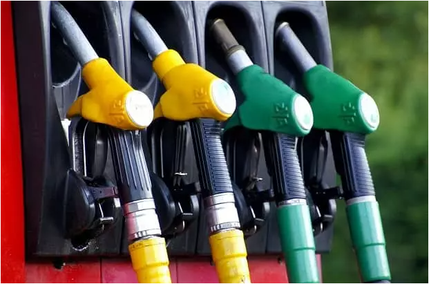 آخرین وضعیت توزیع بنزین یورو ۴ و سوپر در اهواز