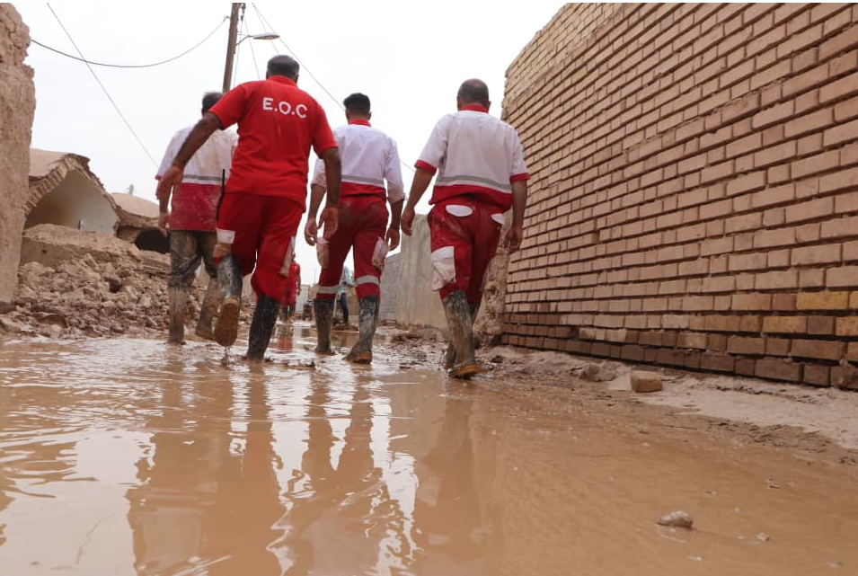 امدادرسانی هلال احمر خوزستان به ۳۲۰ نفر متاثر از آبگرفتگی در بندر ماهشهر