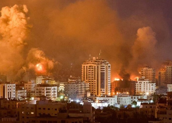غزه همچنان زیر آتش و بمباران می سوزد