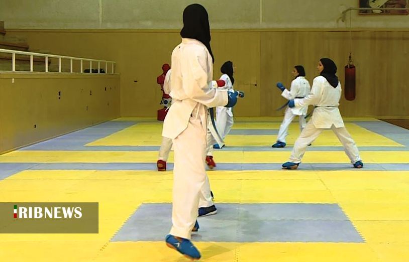 نفرات برتر مسابقات کاراته بانوان گرامیداشت هفته تربیت بدنی ۱۴۰۲