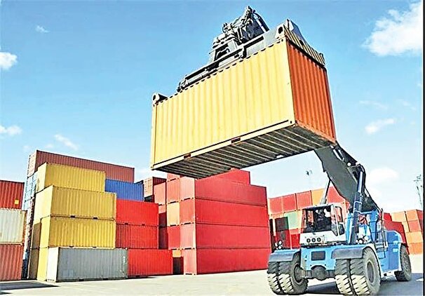 صادرات ۹۷۰ میلیون دلاری کالا از گمرکات استان به خارج از کشور