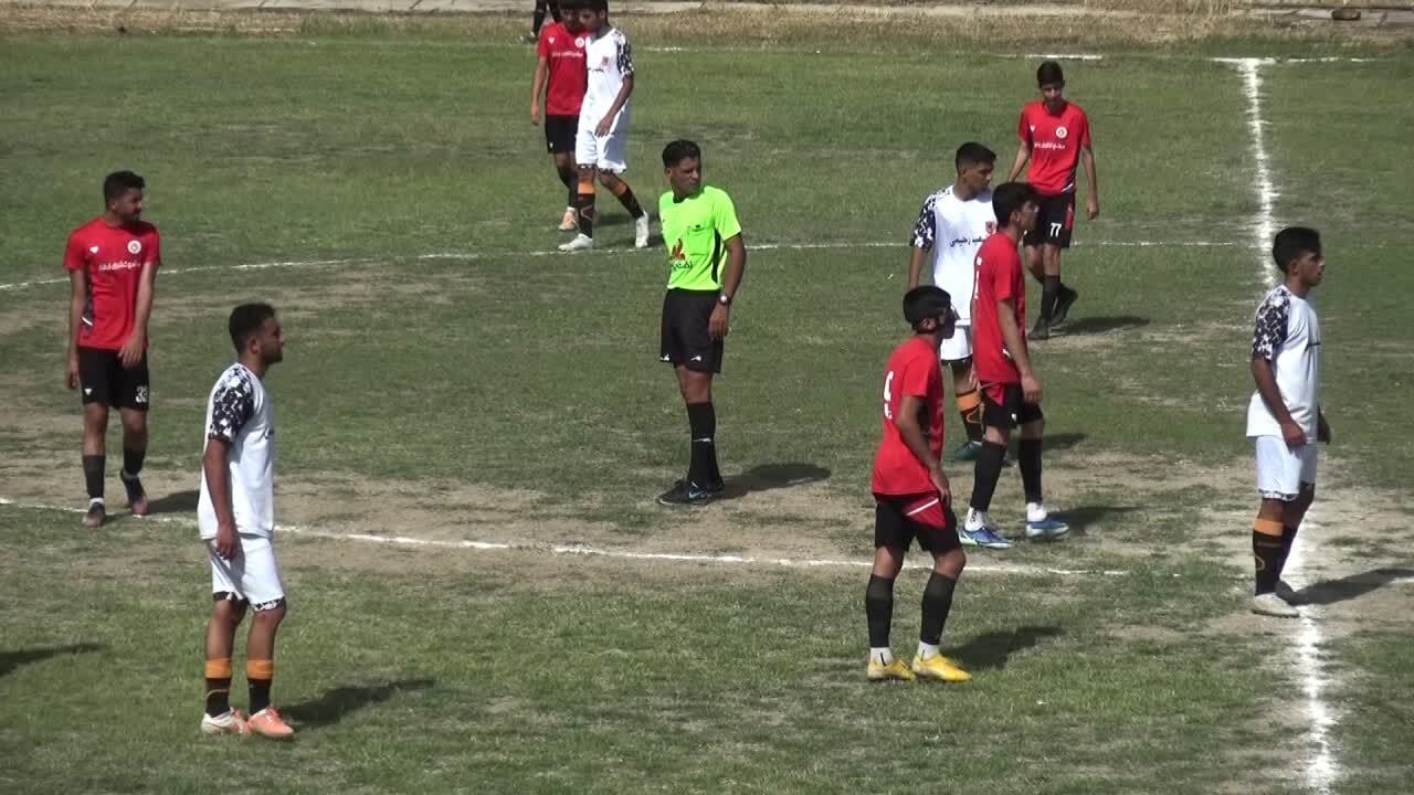 برتری تیم فوتبال شاهین بهمئی در برابر نوین فولاد یزد