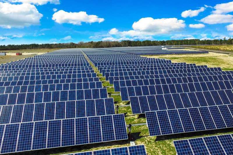 ایجاد دو هزار مگاوات نیروگاه خورشیدی در بازه چهارساله در استان یزد