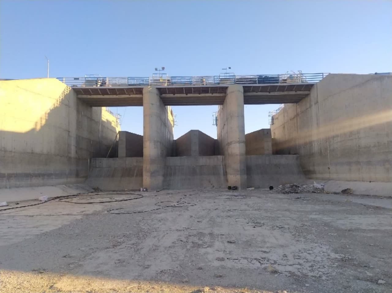 اتمام عملیات اجرایی سرریز لابیرنت سد مخزنی دریک در آذربایجان‌غربی 