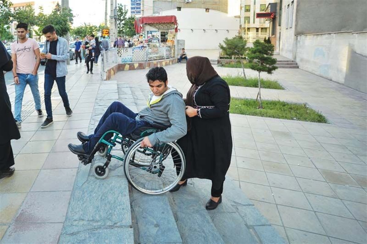 مناسب سازی اماکن و معابر شهری برای استفاده راحت معلولان و جانبازان