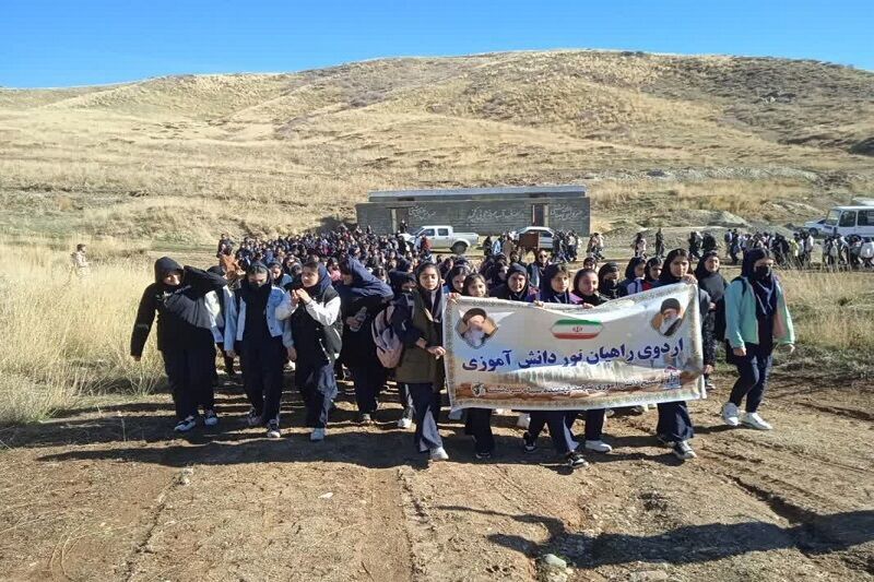 بازدید ۷۵۰ دانش‌آموز سردشتی از یادمان شهدای