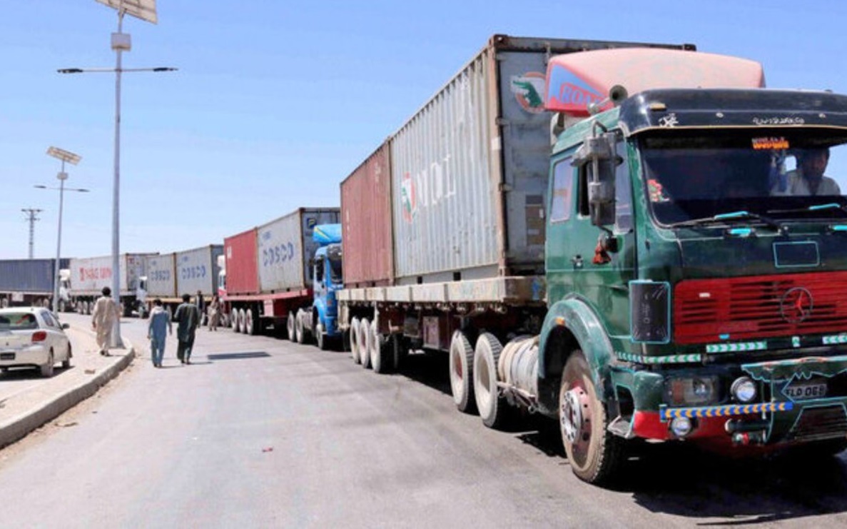 افزایش بیش از ۳۰ درصدی تردد ناوگان حمل ونقل در پایانه مرزی دوغارون