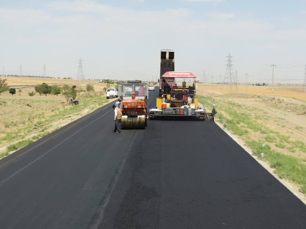 بهسازی و آسفالت ریزی ۴۵۶ کیلومتر از راه‌های استان همدان