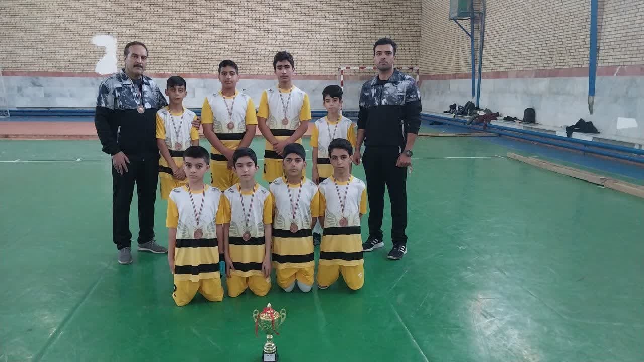 کسب مقام سوم تیم هاکی پسران استان یزد (مشترک یزد و مهریز) در مسابقات قهرمانی کشور 