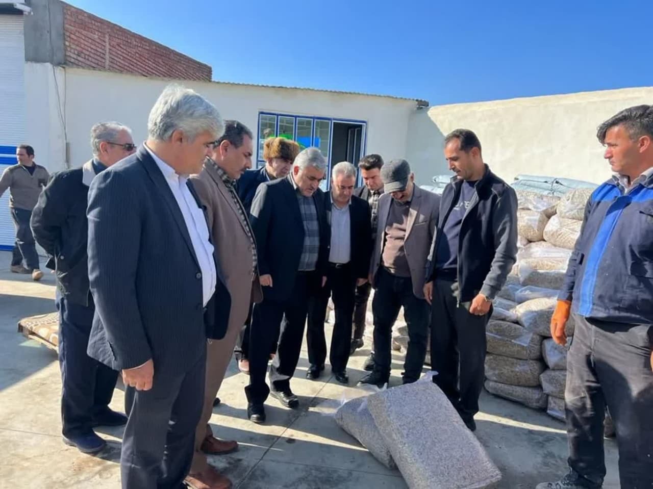 بازدید رئیس سازمان جهاد کشاورزی آذربایجان غربی از کارخانه تولید خوراک دام و طیور شهرستان چهاربرج 