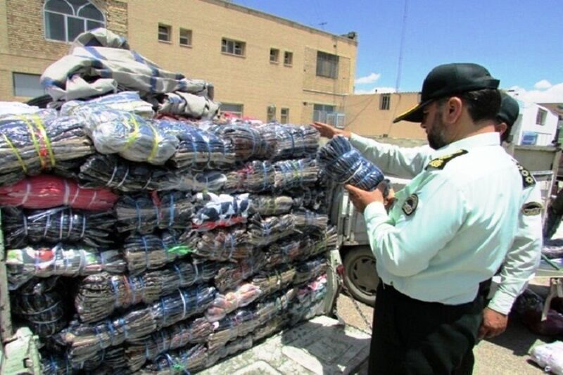 کشف محموله پوشاک قاچاق از یک اتوبوس در بجستان خراسان رضوی