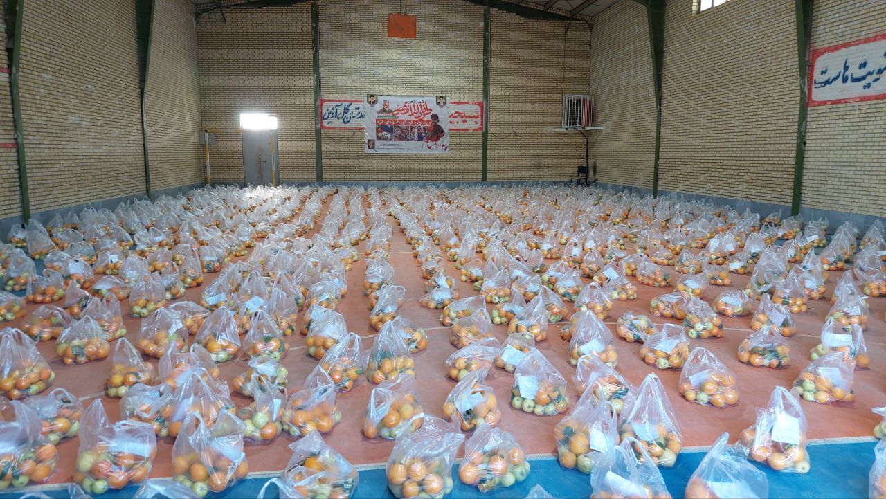 توزیع ۵۰۰ سبد میوه شب یلدایی در بردسکن