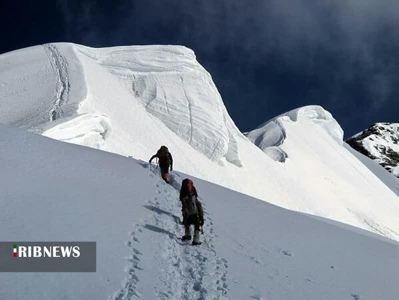 ادامه  جستجو برای یافتن سه  کوهنورد مفقودی ارتفاعات سنبران اشترانکوه لرستان