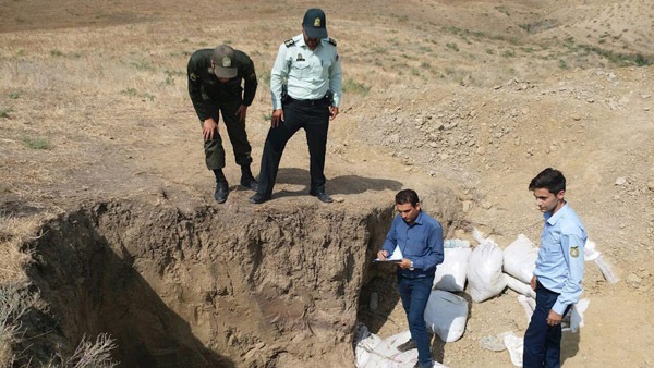 دستگیری ۱۵ نفر از حفاران غیرمجاز در نمین