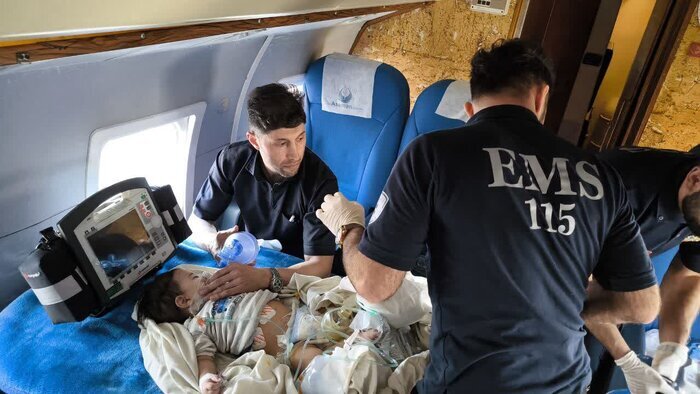 انتقال هوایی نوزاد ۶ ماهه گلستانی با بالگرد اورژانس به بیمارستان دکتر شیخ مشهد