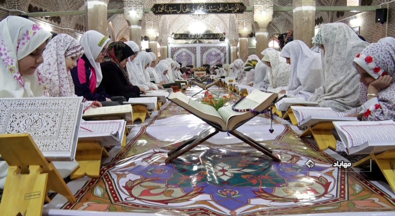 جمع خوانی قرآن با حضور قاریان برجسته در مهاباد