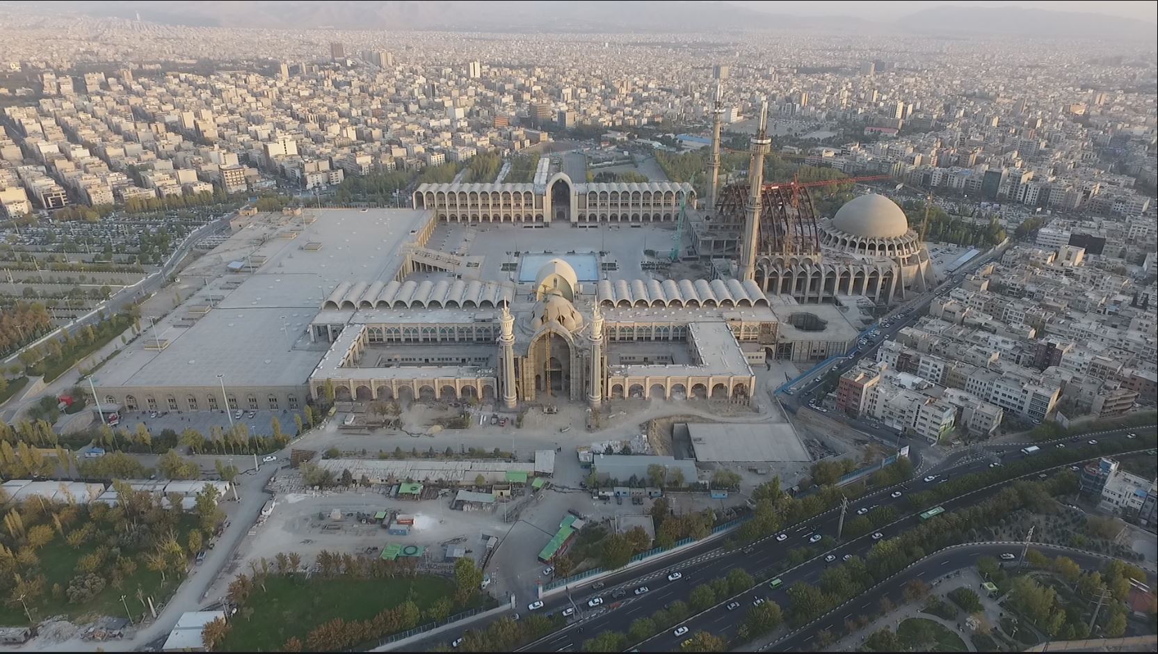 ایوان مرکزی مصلی آماده میزبانی نمازگزاران عیدفطر