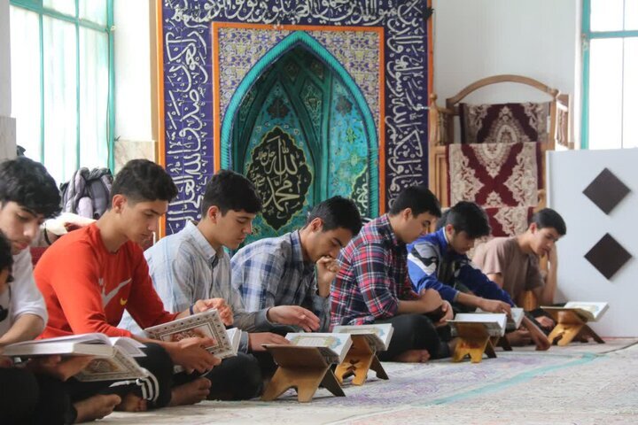 مراسم اعتکاف رمضانیه ویژه دانش آموزان