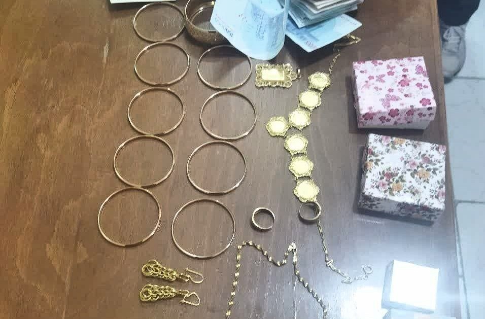 دستگیری متهمان به سرقت ۶ میلیارد‌ی طلا در نیشابور