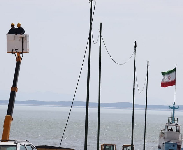 اتمام عملیات برق رسانی به پارک ساحلی کشتی آرتمیا جاده شهید کلانتری
