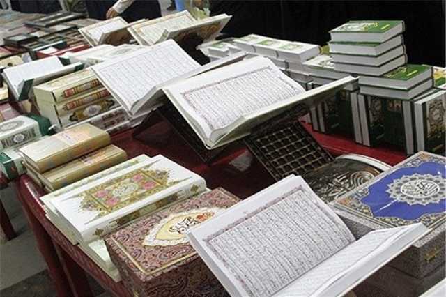 تعویض قرآن‌های فرسوده در نمایشگاه قرآن و عترت خوزستان