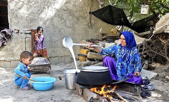 مادران روستایی و عشایری دارای سه فرزند، بیمه رایگان می‌شوند