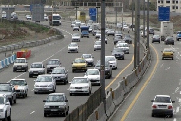 تردد بیش از ۴ میلیون خودرو در جاده‌های همدان