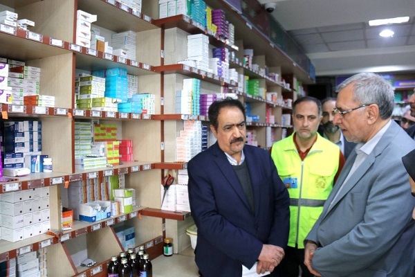 وزیر بهداشت: توزیع حدود ۹ هزار و ۶۰۰ قلم دارو در ایام تعطیلات نوروزی در کشور