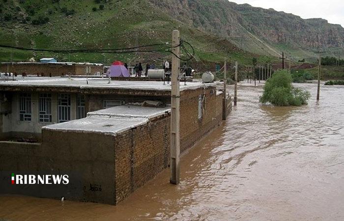 مسدود شدن مسیر ۱۰ روستای کوهدشت  بر اثر بارش باران