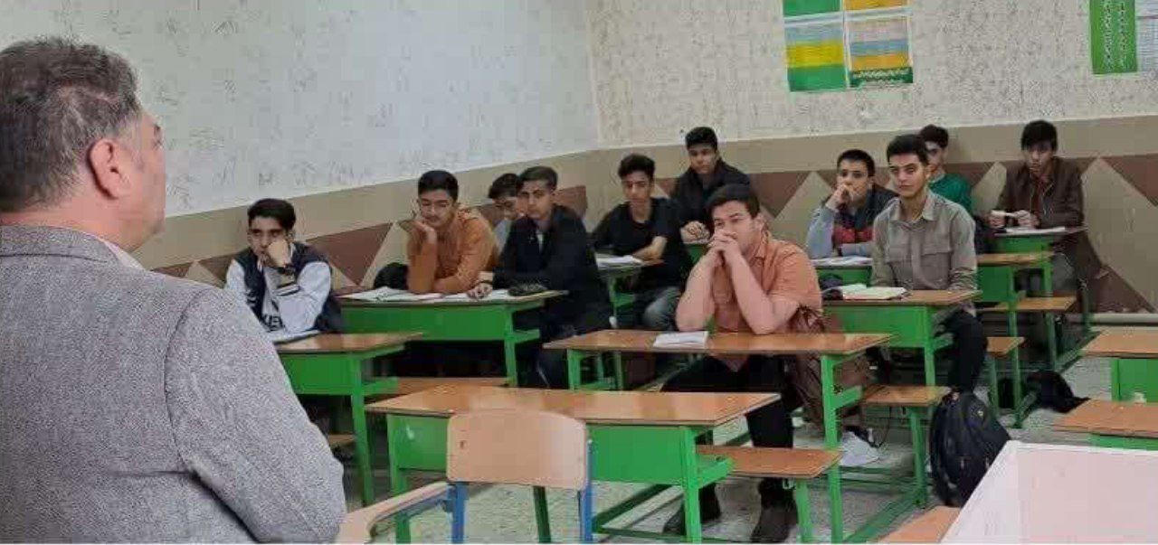 راه اندازی هشت پایگاه اعتکاف علمی ویژه دانش آموزان در شهرستان سبزوار