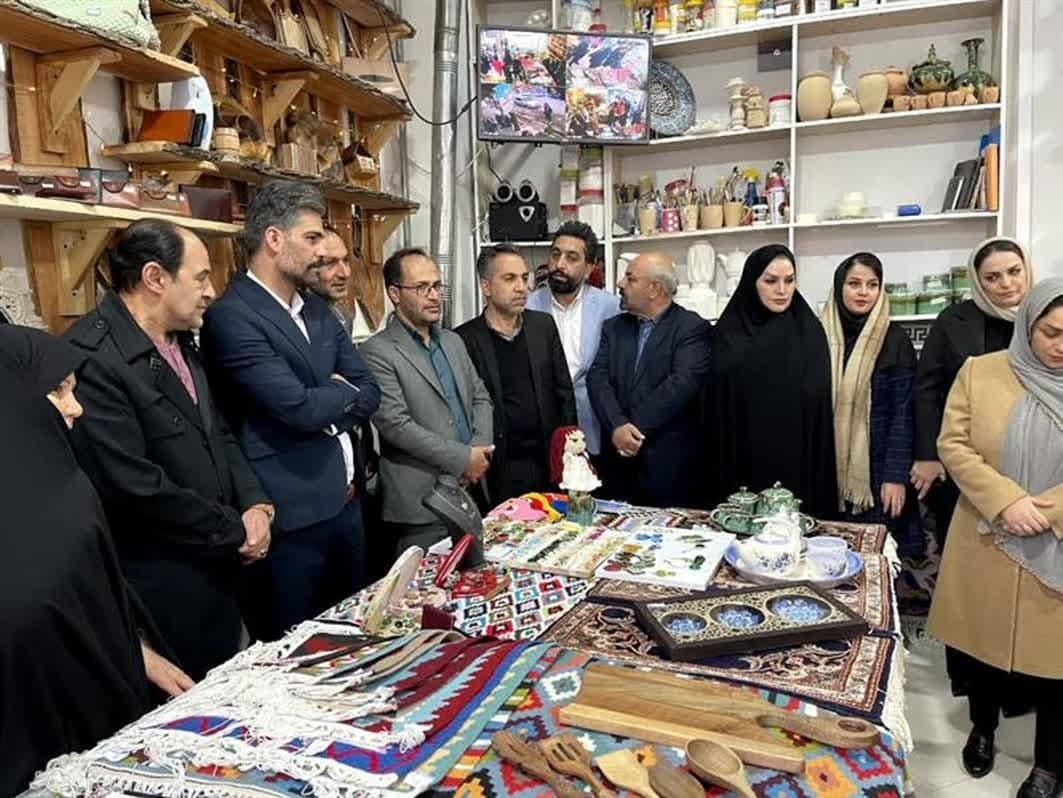 افتتاح نمایشگاه صنایع‌دستی در تكاب