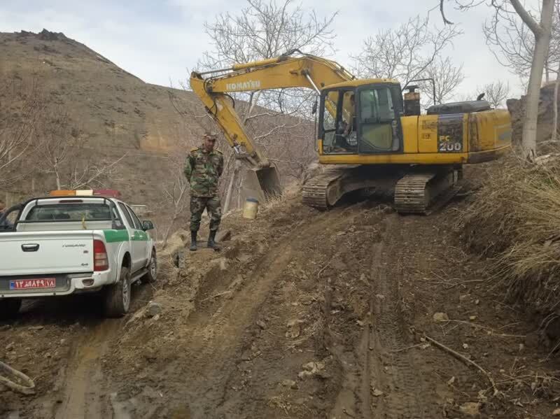 جلوگیری از برداشت غیر مجاز سنگ در اراضی ملی روستای سیمین شهرستان همدان