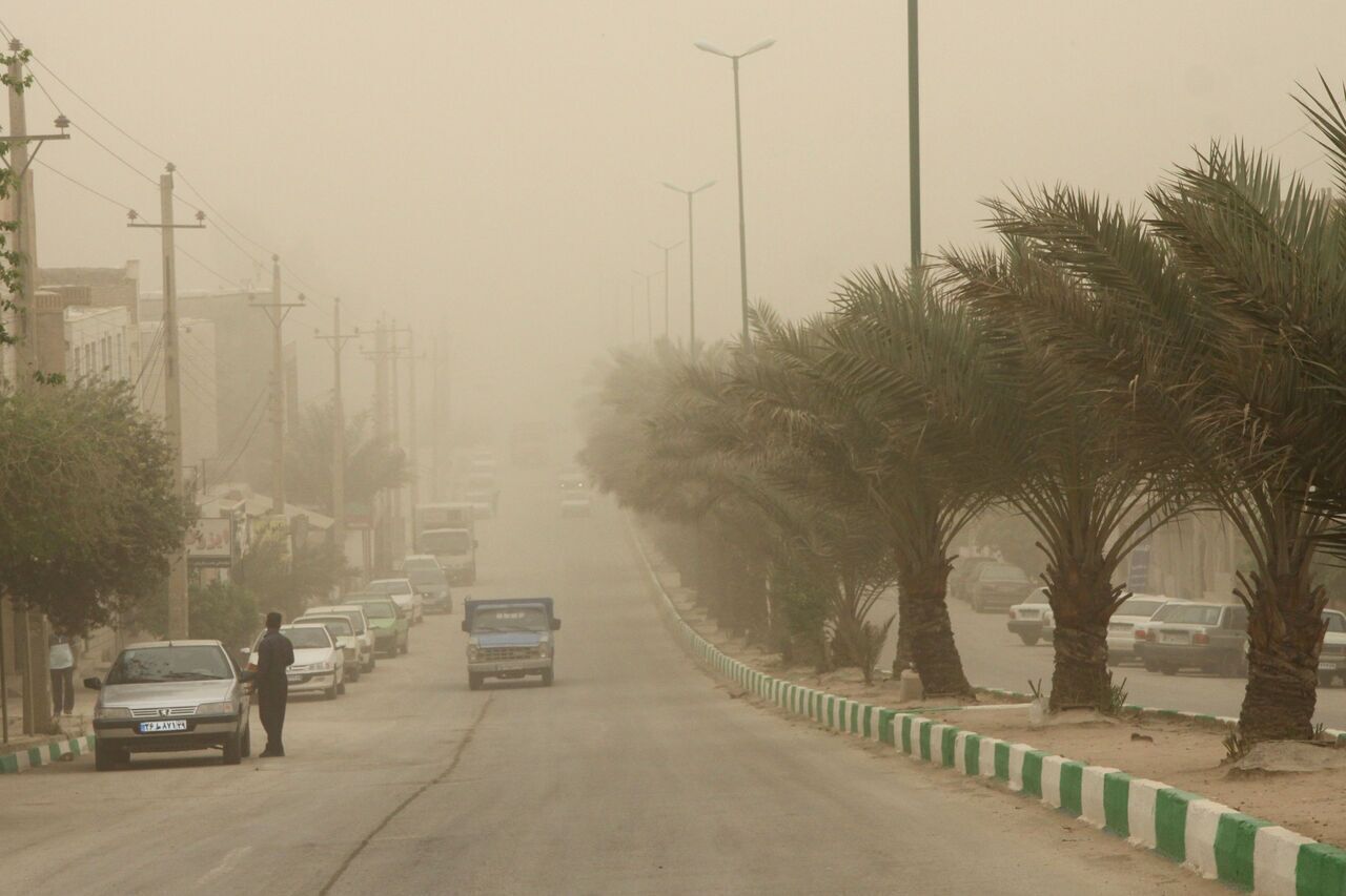 گرد و غبار در راه خوزستان