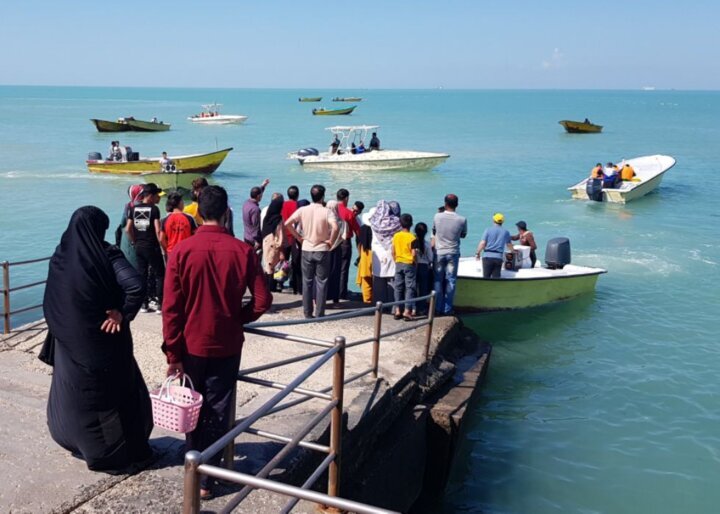 فعالیت ۱۴۹ شناور سنتی و تفریحی در ساحل بوشهر در ایام نوروز