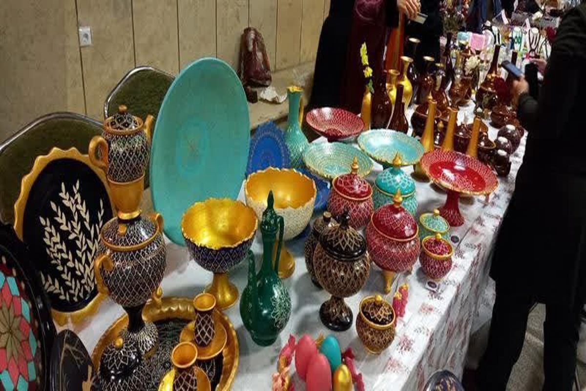 برپایی نمایشگاه صنایع دستی و مواد غذایی در اشنویه