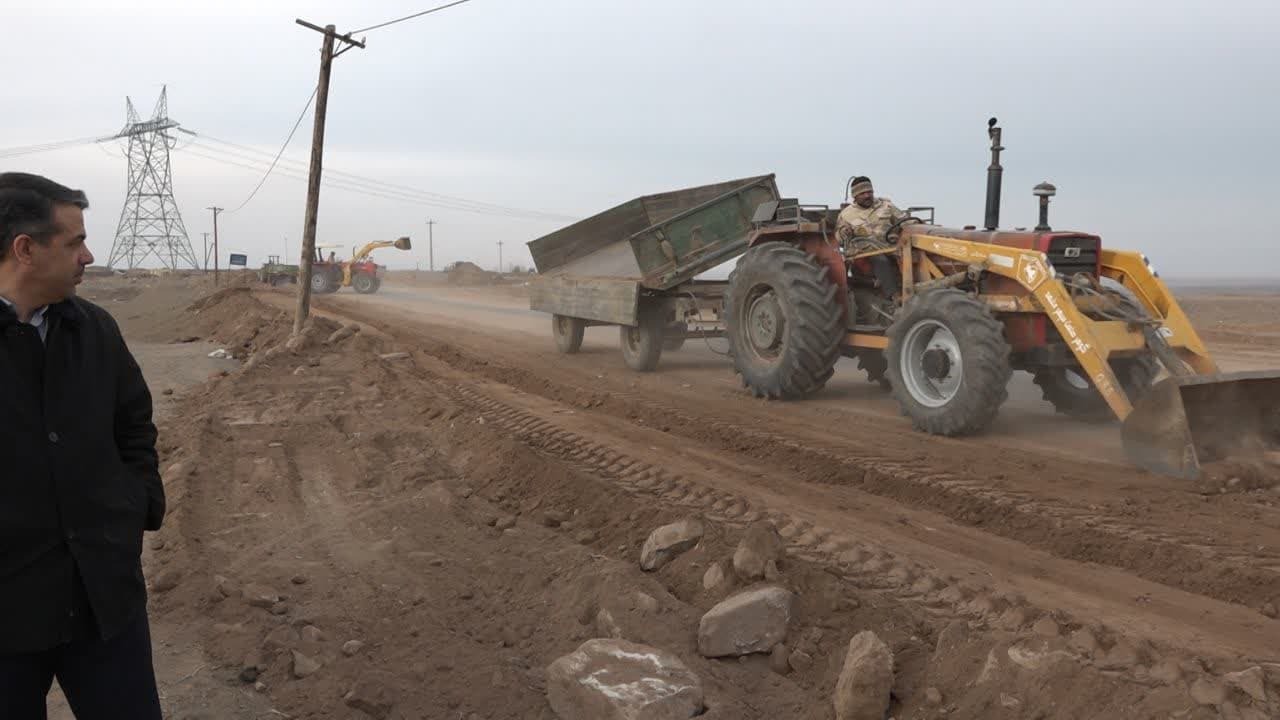 مشارکت گسترده مردم روستای سید تاج‌الدین خوی در تعریض جاده سازی